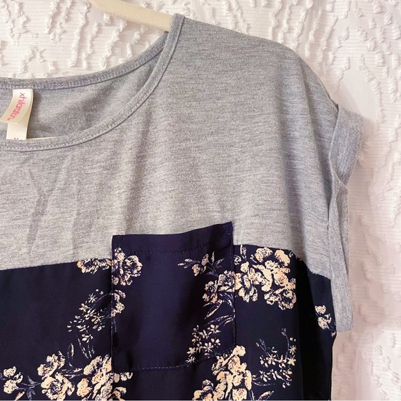 Xhilaration Relaxed Floral Tee - Picture 3 of 5